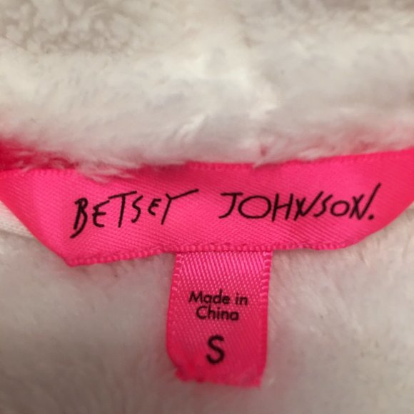 Betsey Johnson Heart Robe - Picture 3 of 4